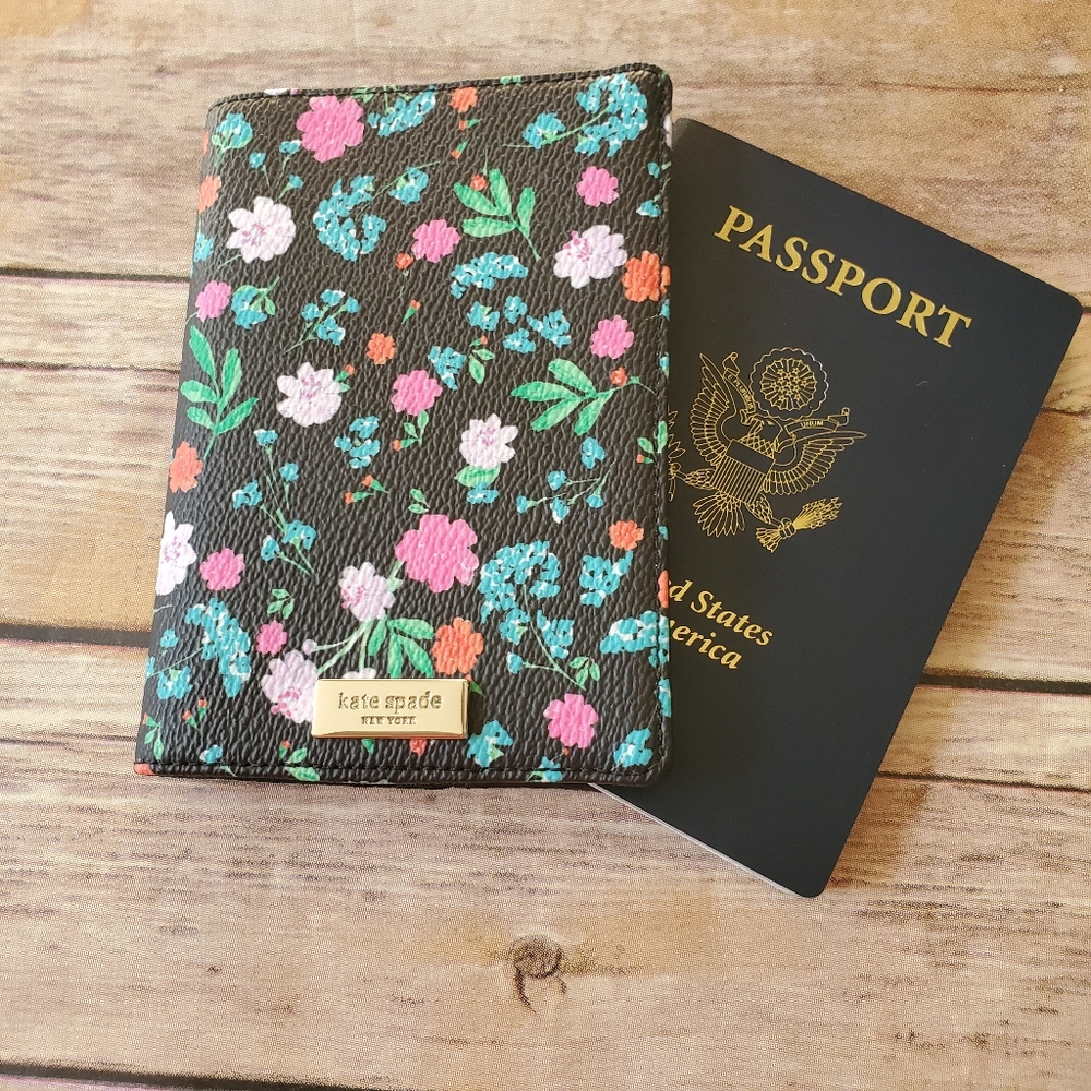 Kate Spade Passport Holder Shore Street Floral Travel Accessories Pink Green - Picture 2 of 9